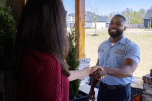 HVAC_TECH_CUSTOMER_DOORWAY_HANDSHAKE_2