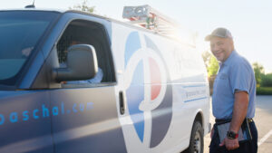 TECH_TRUCK_PARKINGLOT_SUNRISE_16_9